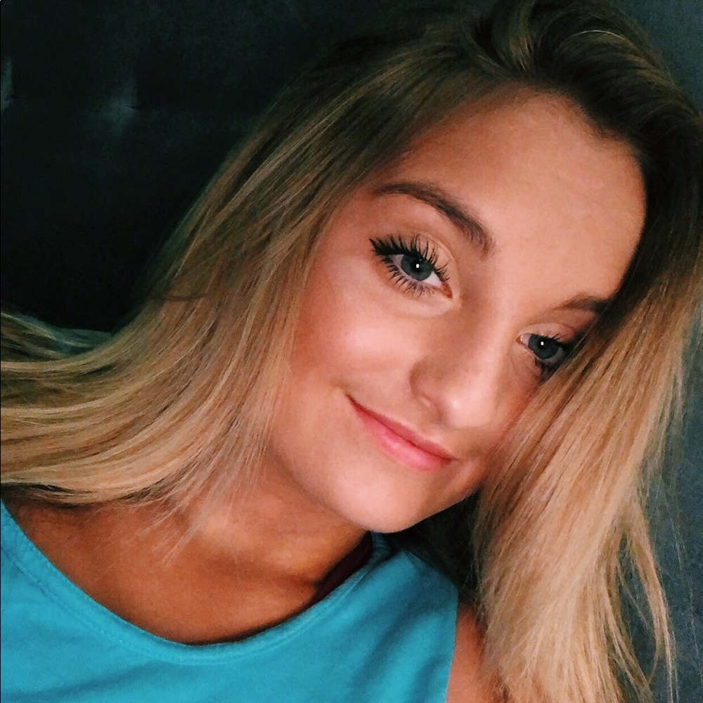 Meet your Posher, Hannah